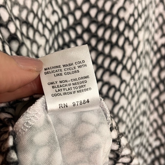 TART Tab-sleeve Dress - Large - Picture 8 of 10